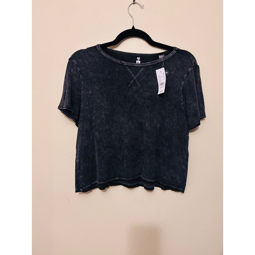 Me to We Crop Top Womens Medium Black NEW Acid Wash Boxy Raw Hem Short Sleeve